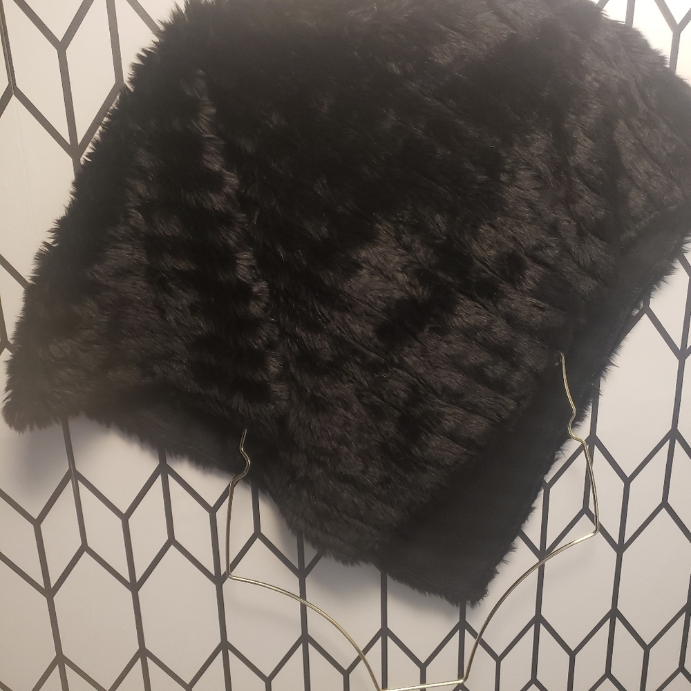 Fur Poncho - Picture 9 of 14